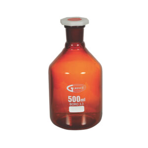 Fles met smalle hals, amberkleurig, met PP stop van geslepen glas